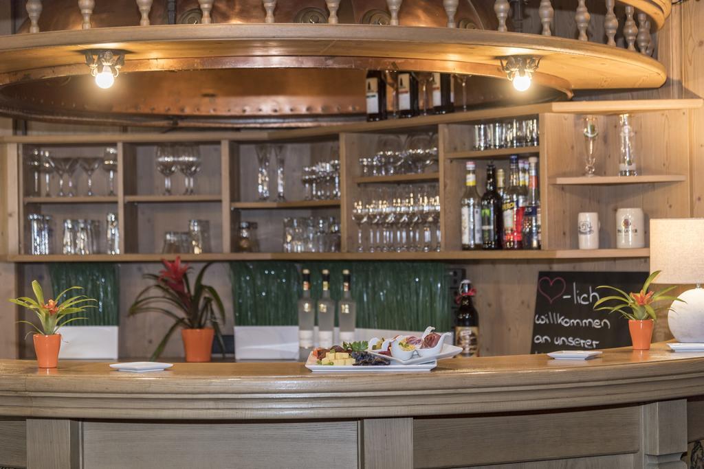 Becher Hotel